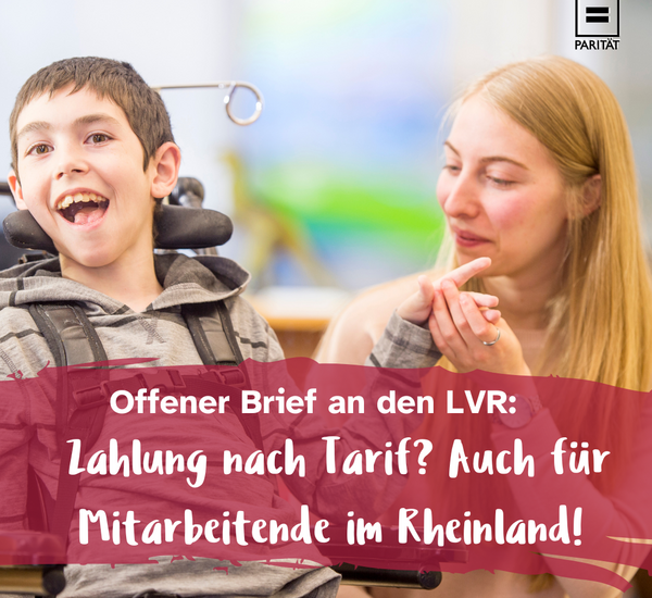 Text: 'Offener Brief an den LVR: Zahlung nach Tarif? Auch für Mitarbeitende im Rheinland!' auf Bild: Heilerziehungsplegerin kümmert sich um Jungen im Rollstuhl