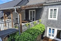 Ein Balkon am Wohngebäude von Noh Bieneen